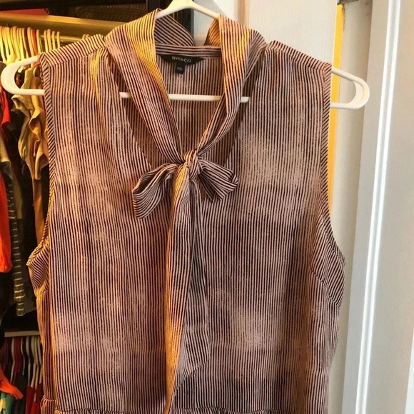 ❤️2 for $15  RW&Co Peplum❤️ - Picture 3 of 5